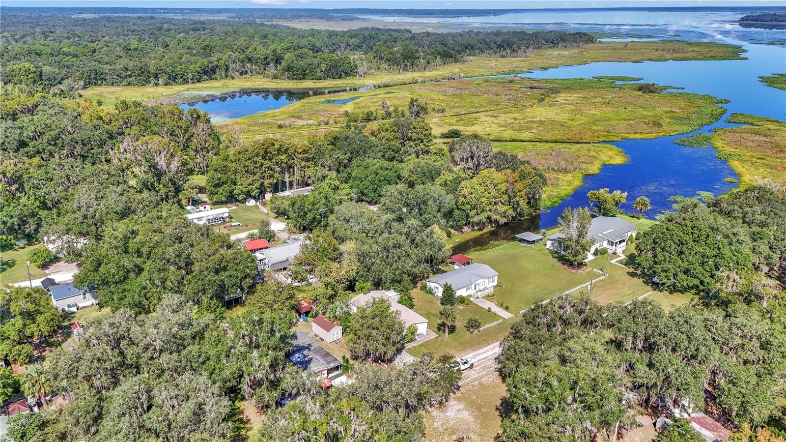 Image 23 of 33 For 18436 4th Terrace