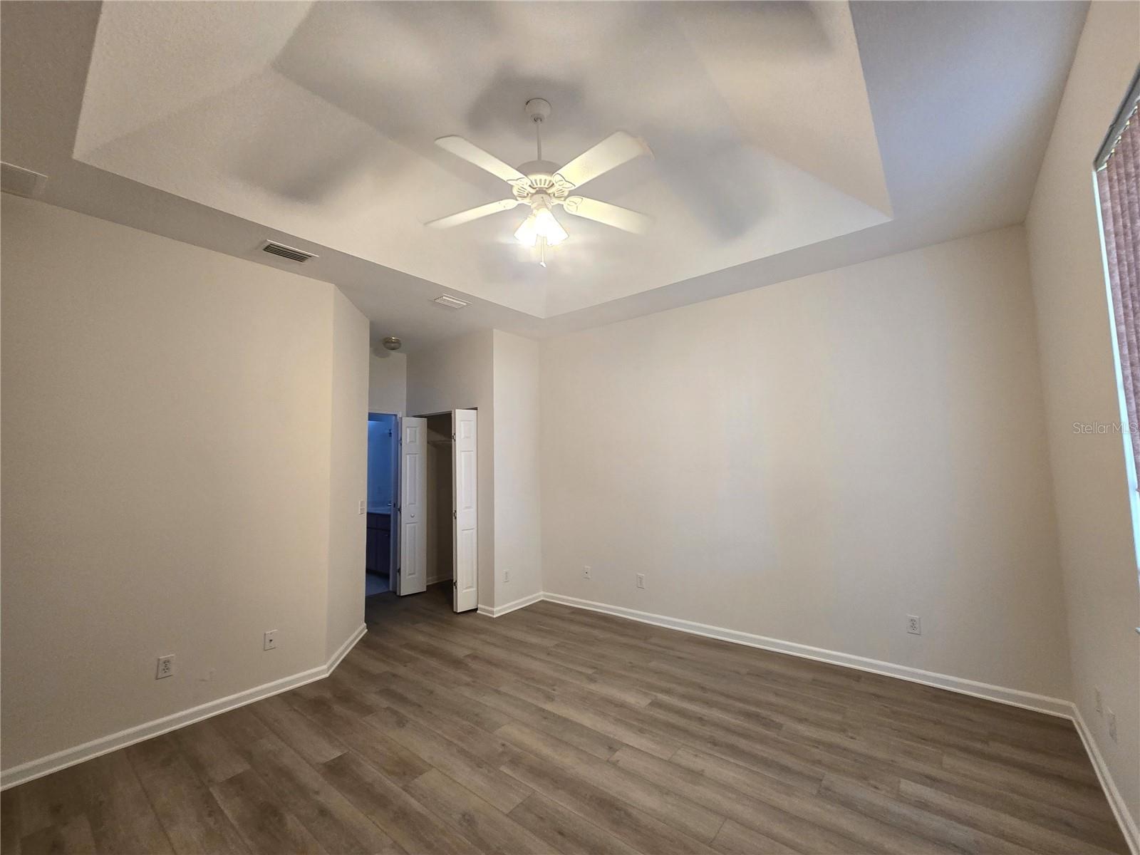 Image 10 of 20 For 2352 53rd Avenue Road