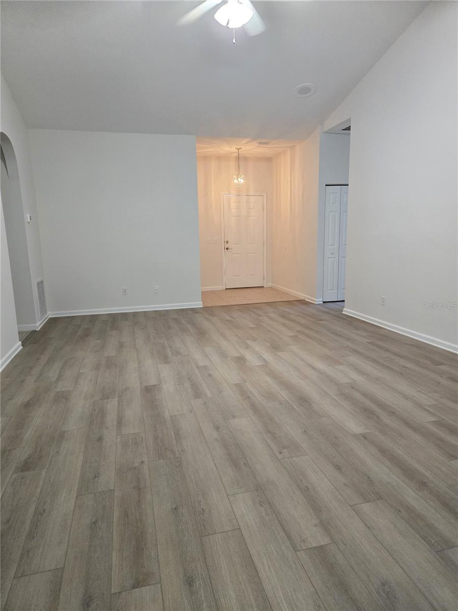 Image 5 of 20 For 2352 53rd Avenue Road