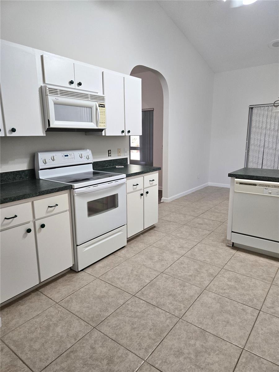 Image 7 of 20 For 2352 53rd Avenue Road