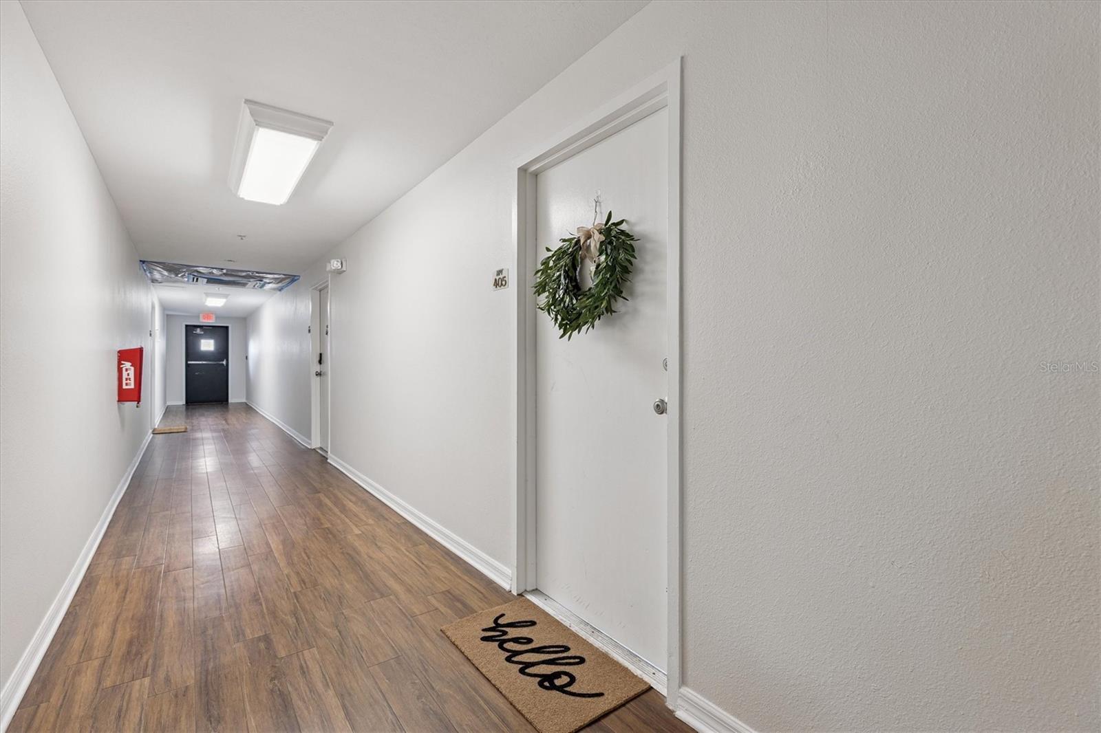 Image 13 of 57 For 406 Azeele Street 405
