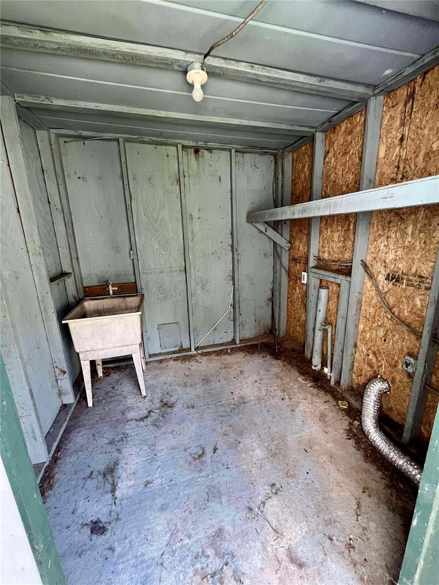 Image 17 of 47 For 8035 33rd Court