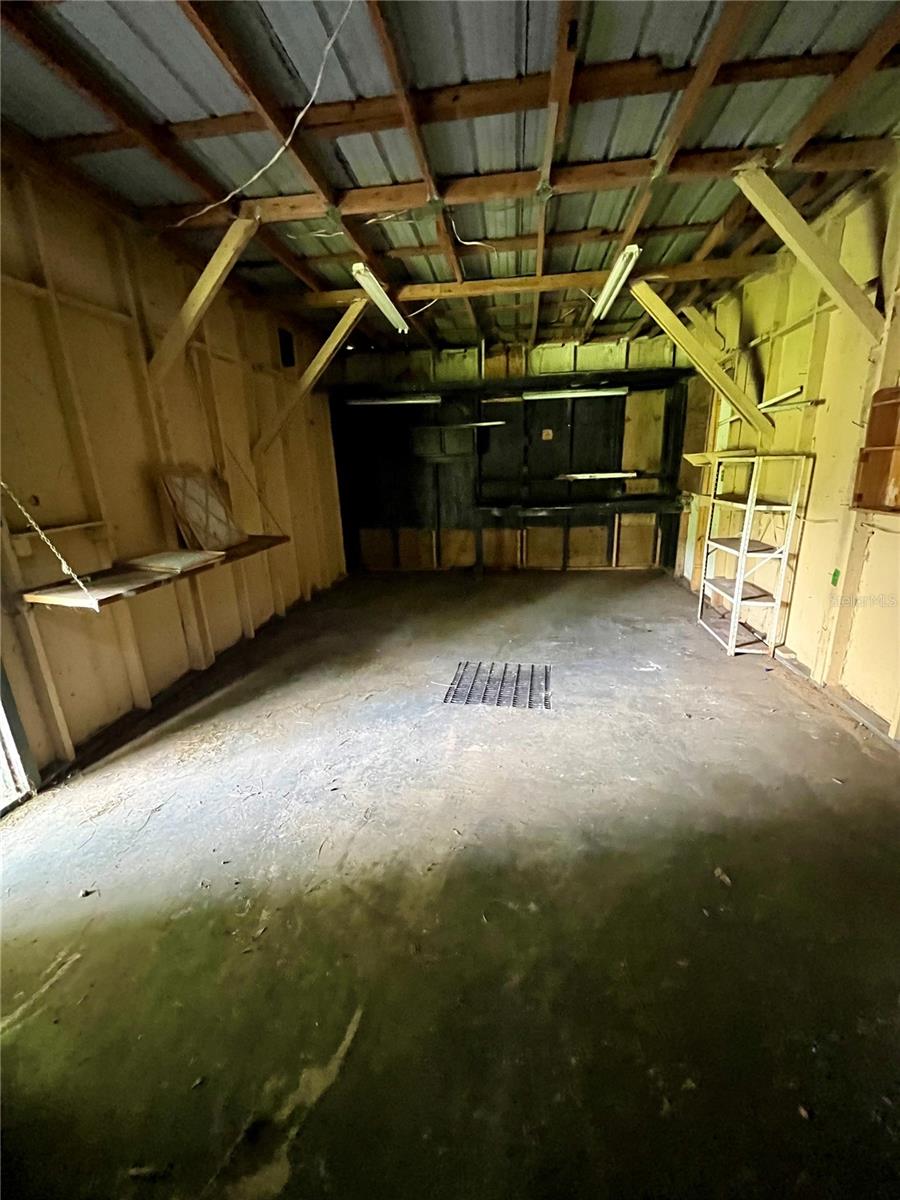 Image 28 of 47 For 8035 33rd Court