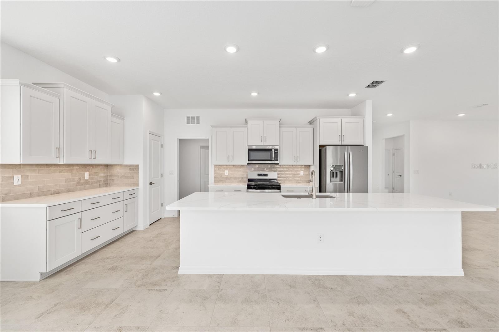 Image 17 of 36 For 10377 106th Court