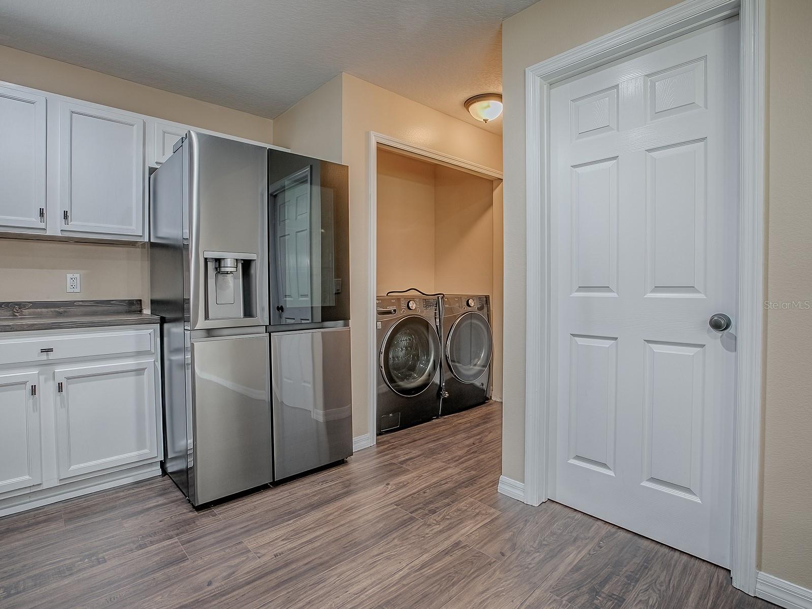 Listing photo id 33 for 1467 Pringle Place