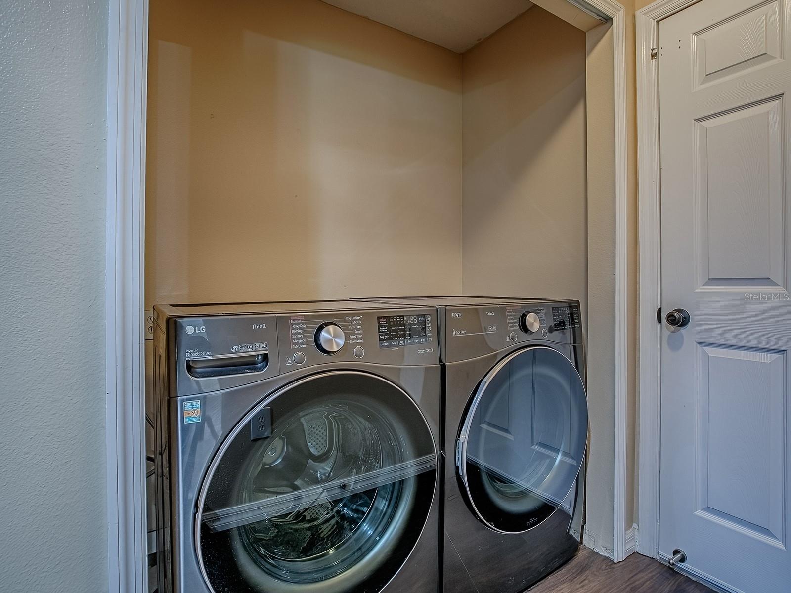 Listing photo id 36 for 1467 Pringle Place