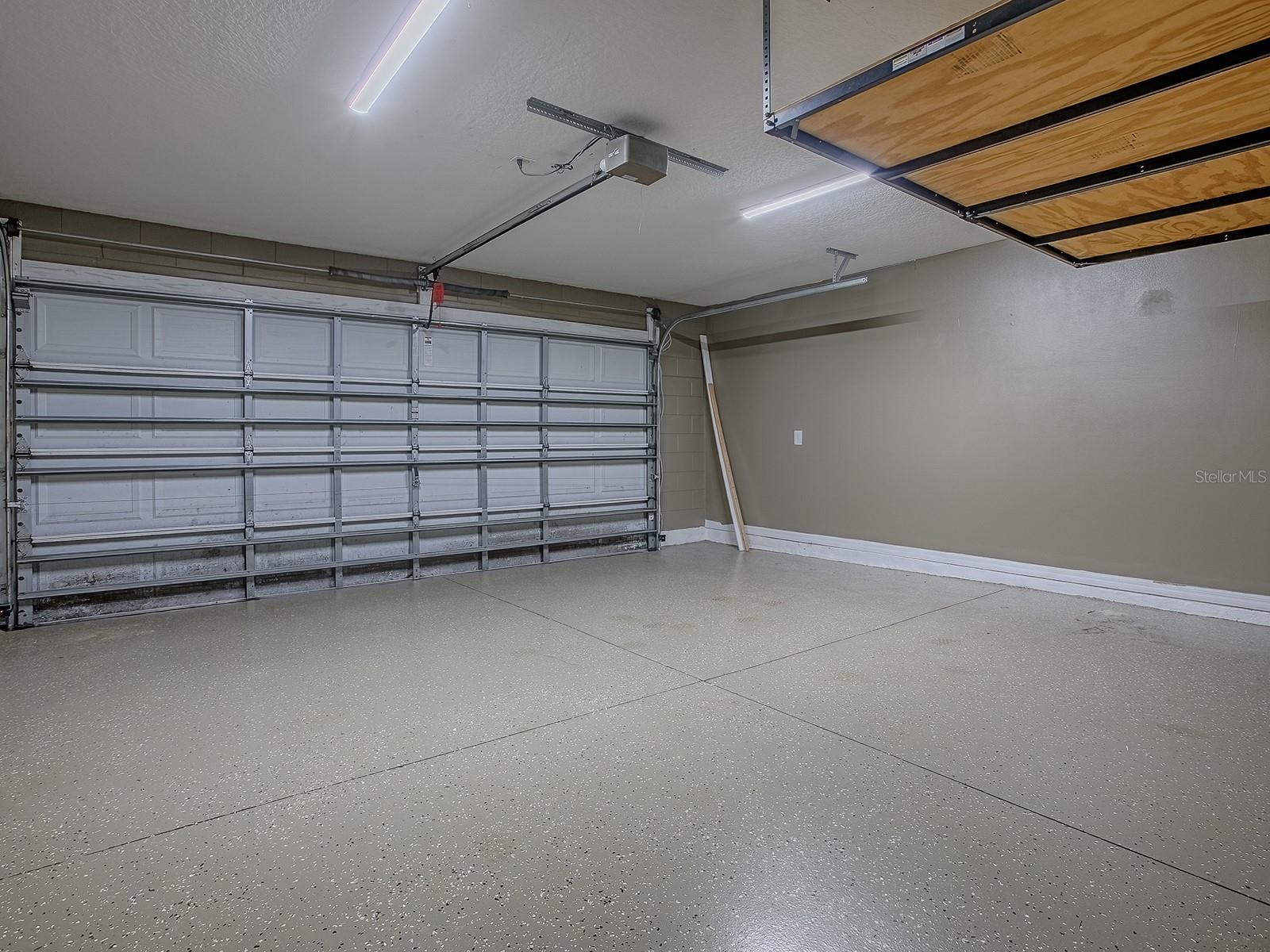 Listing photo id 40 for 1467 Pringle Place