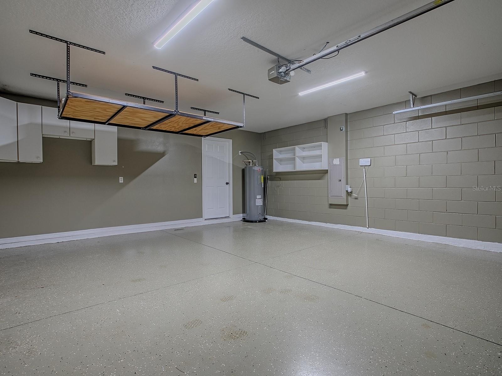 Listing photo id 42 for 1467 Pringle Place