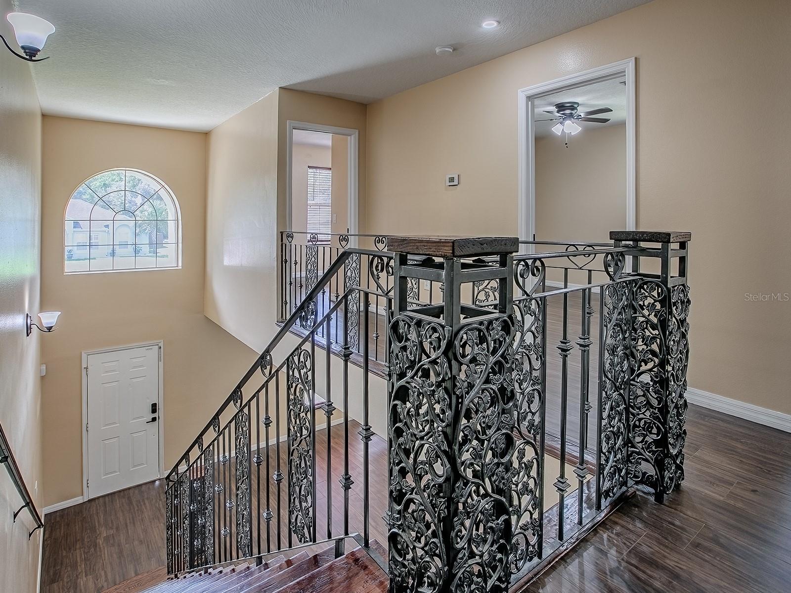 Listing photo id 44 for 1467 Pringle Place