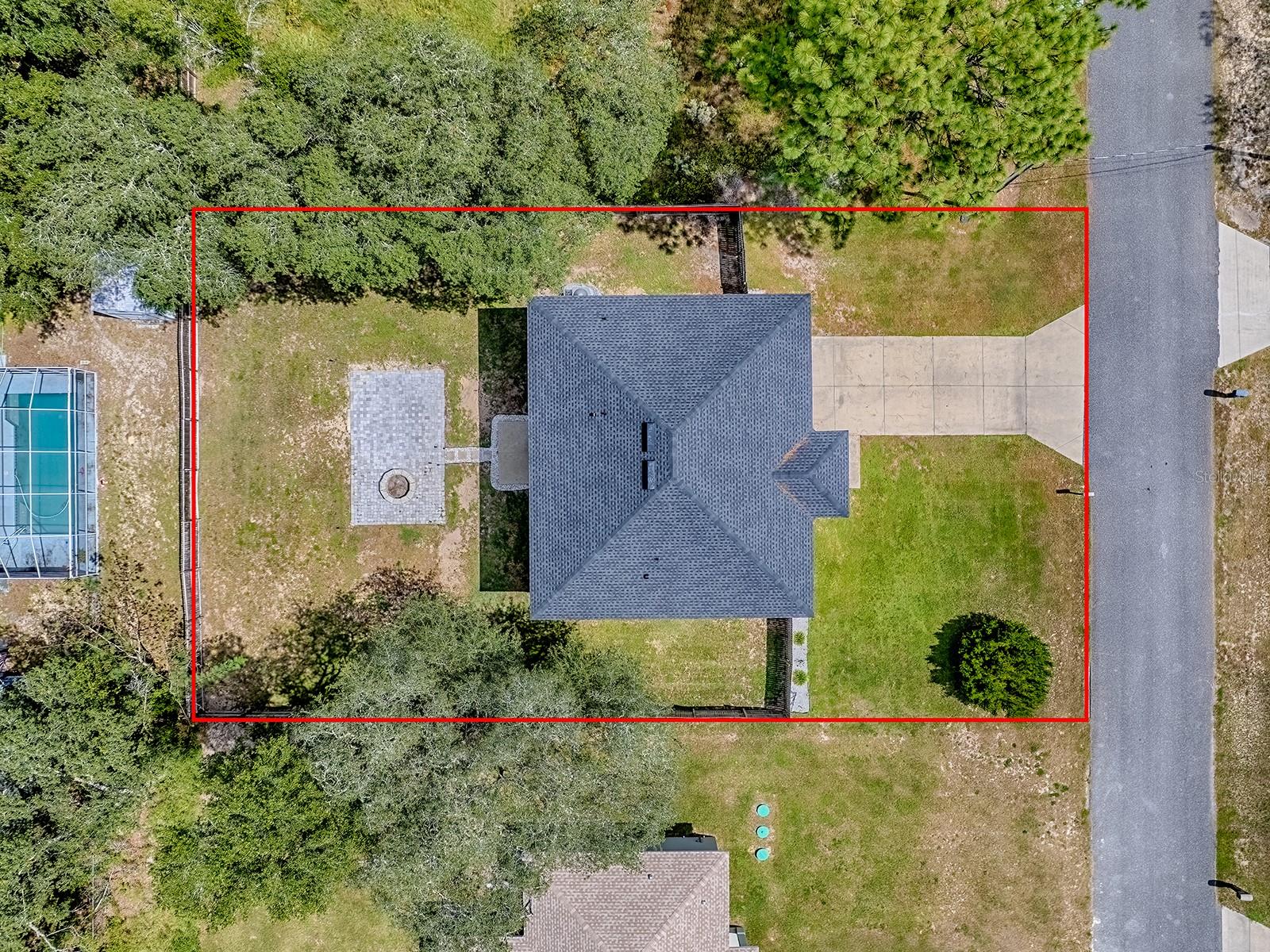 Listing photo id 58 for 1467 Pringle Place
