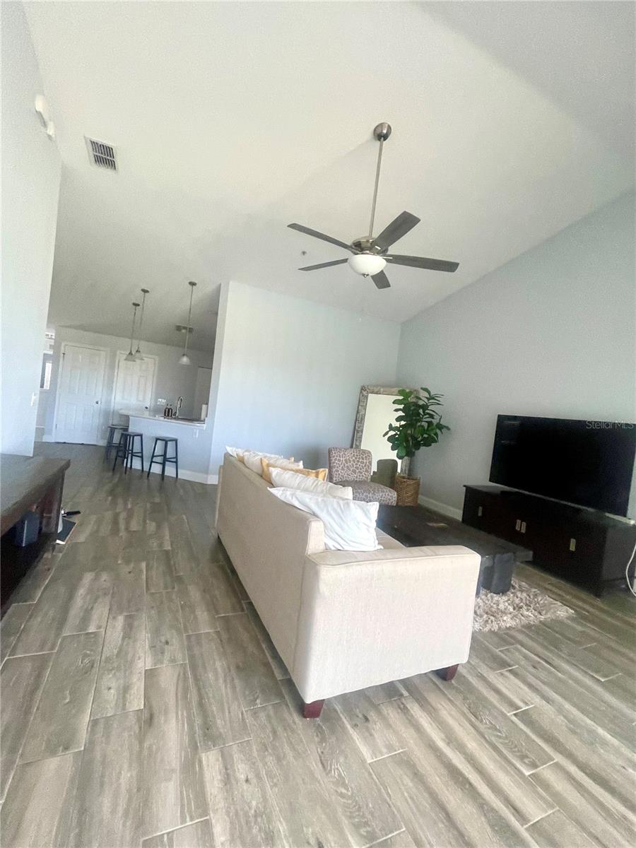 Image 7 of 30 For 4401 Sw 52nd Circle  106