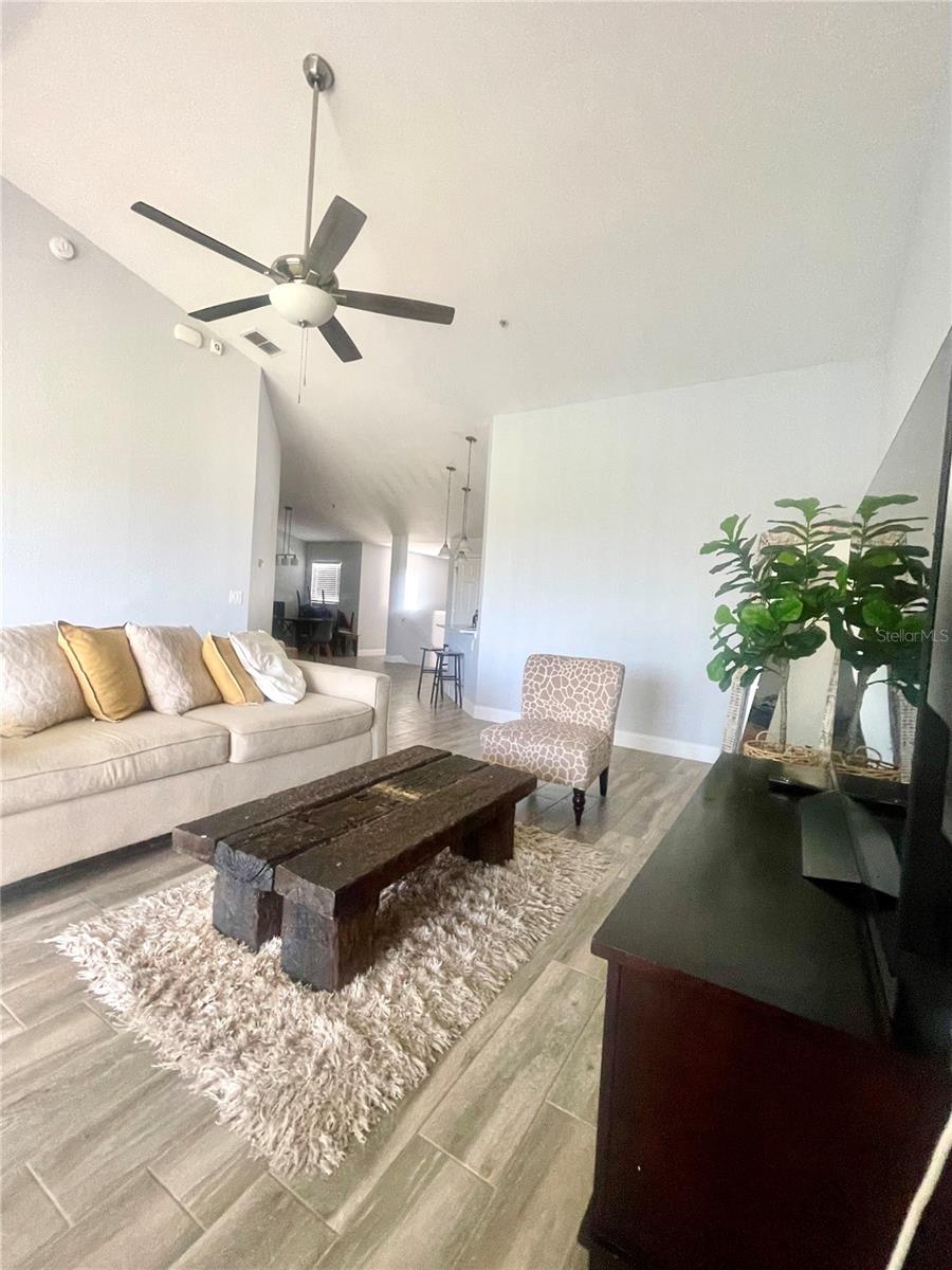 Image 8 of 30 For 4401 Sw 52nd Circle  106