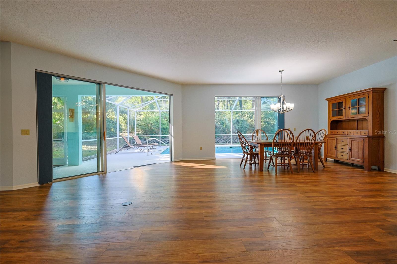 Image 11 of 57 For 19238 101st Street