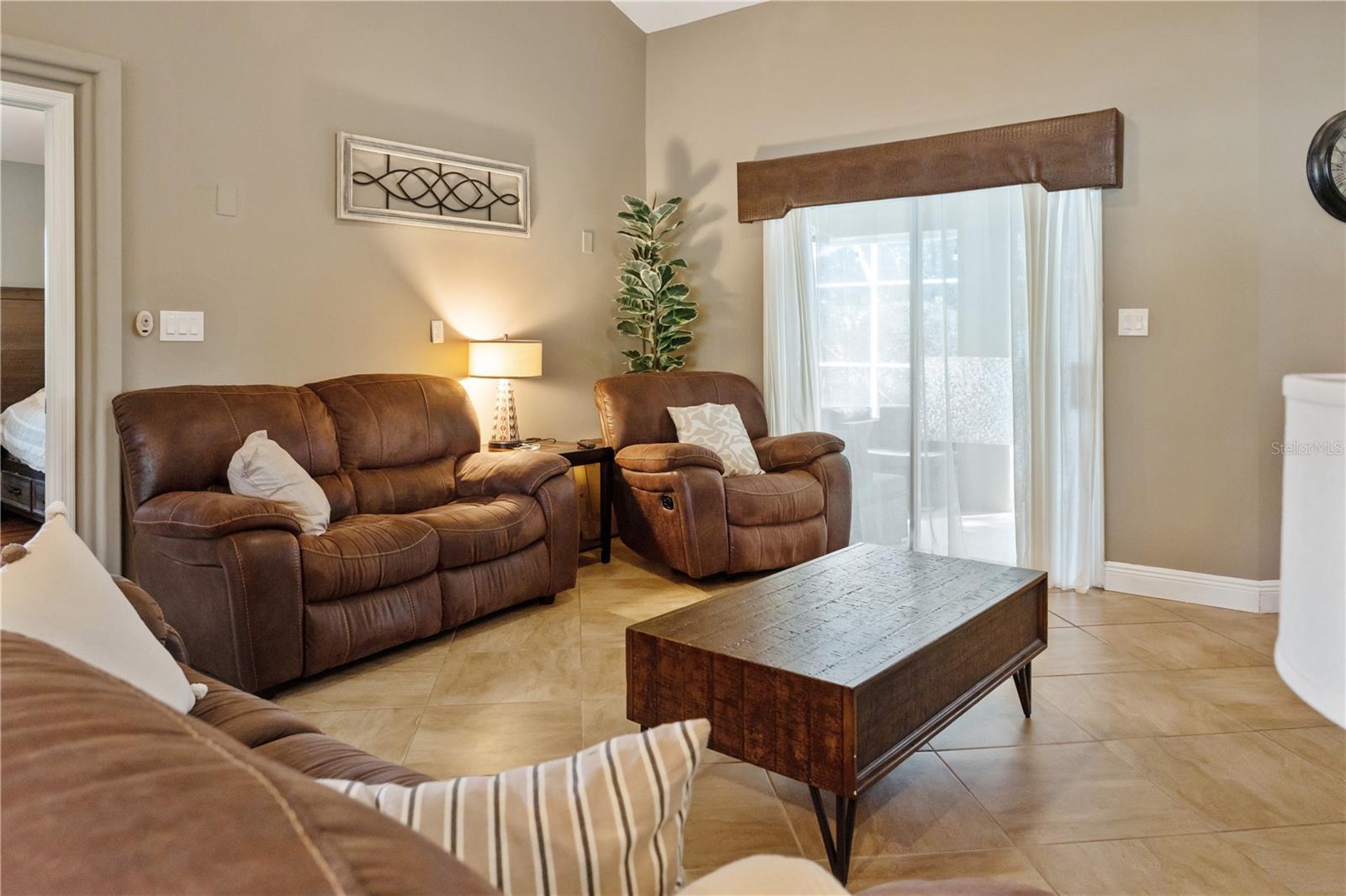 Image 11 of 47 For 901 Forest Hill Drive