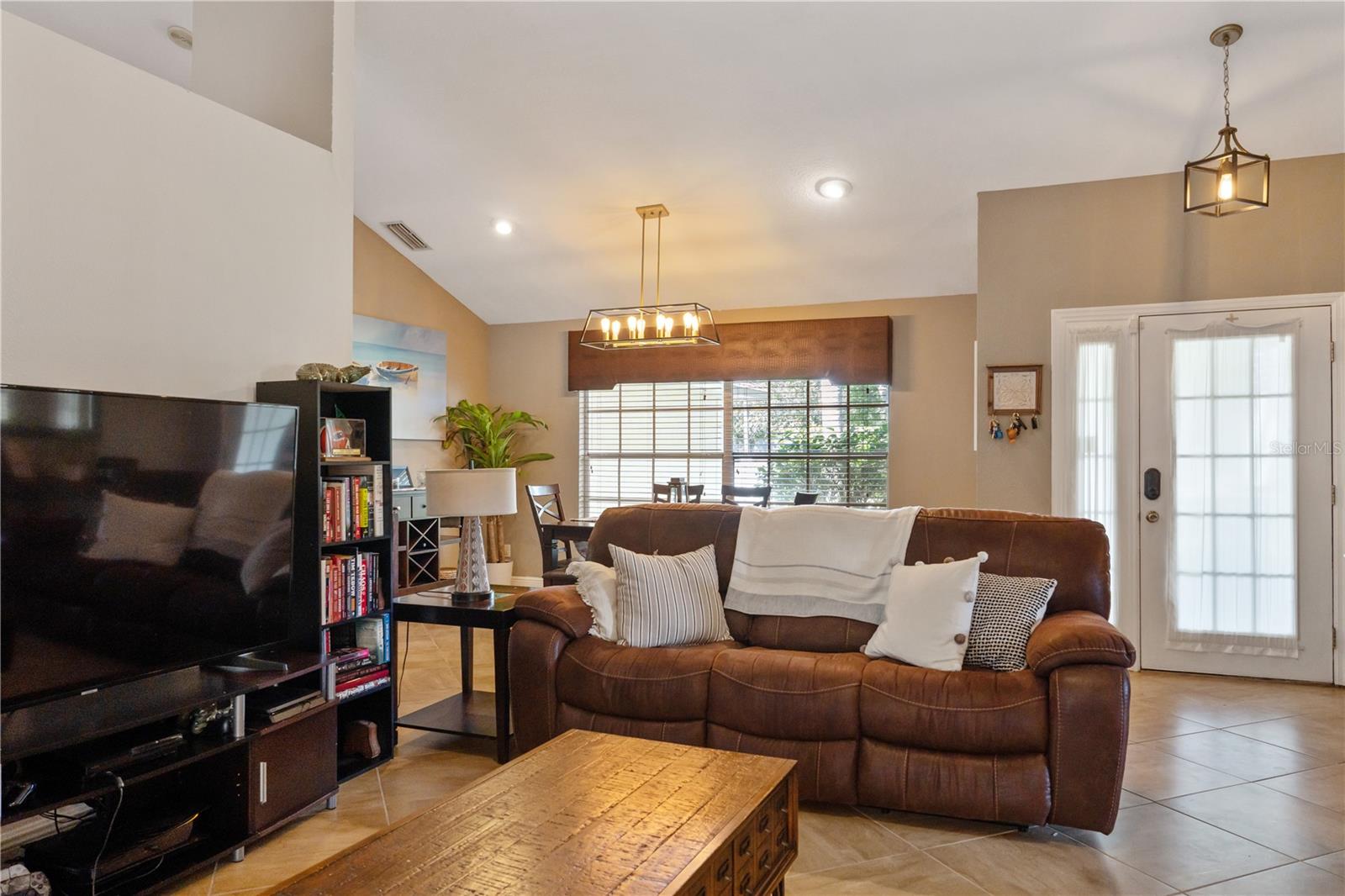 Image 18 of 47 For 901 Forest Hill Drive