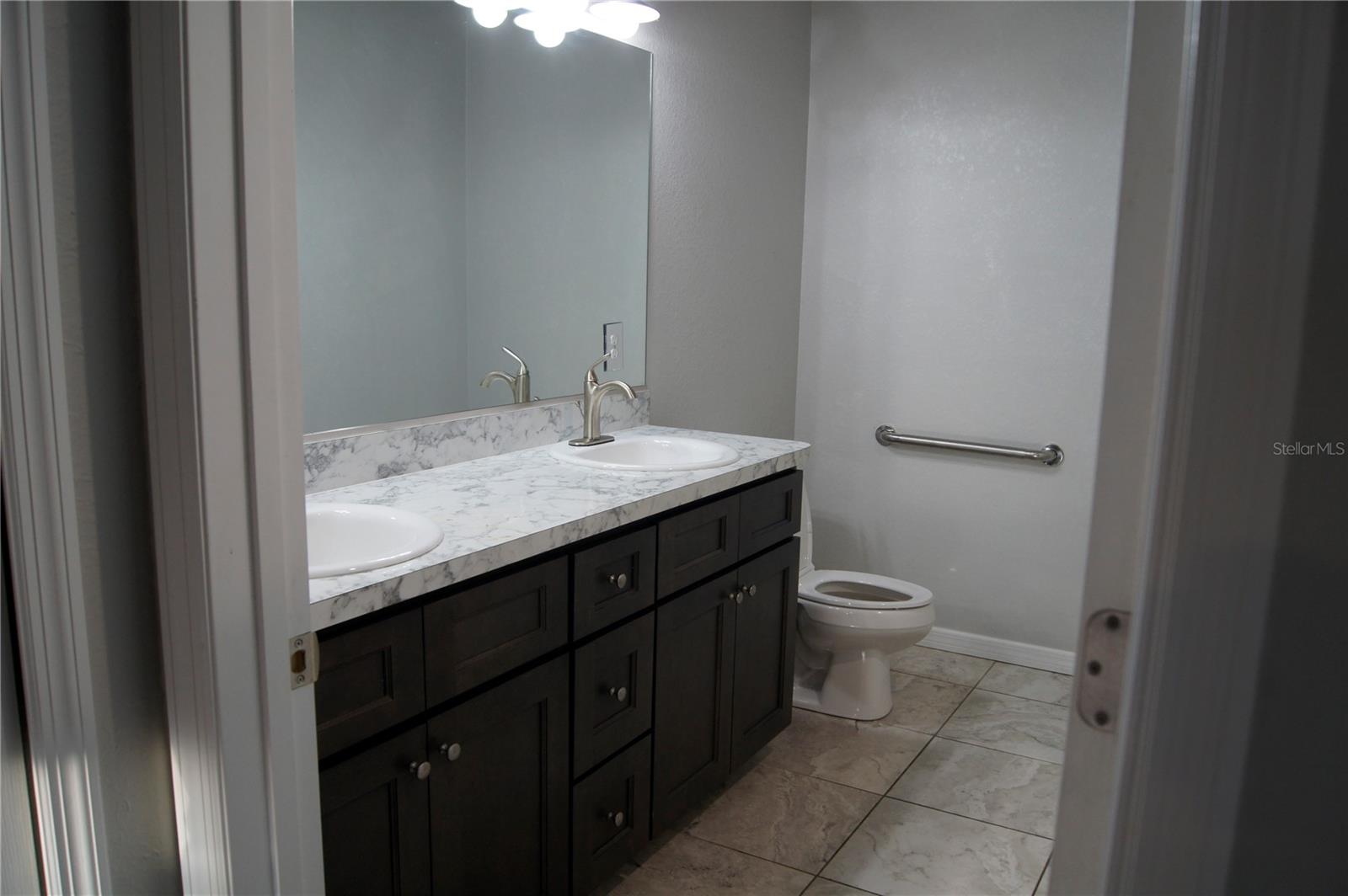 Image 15 of 29 For 3415 Anthony Road 304