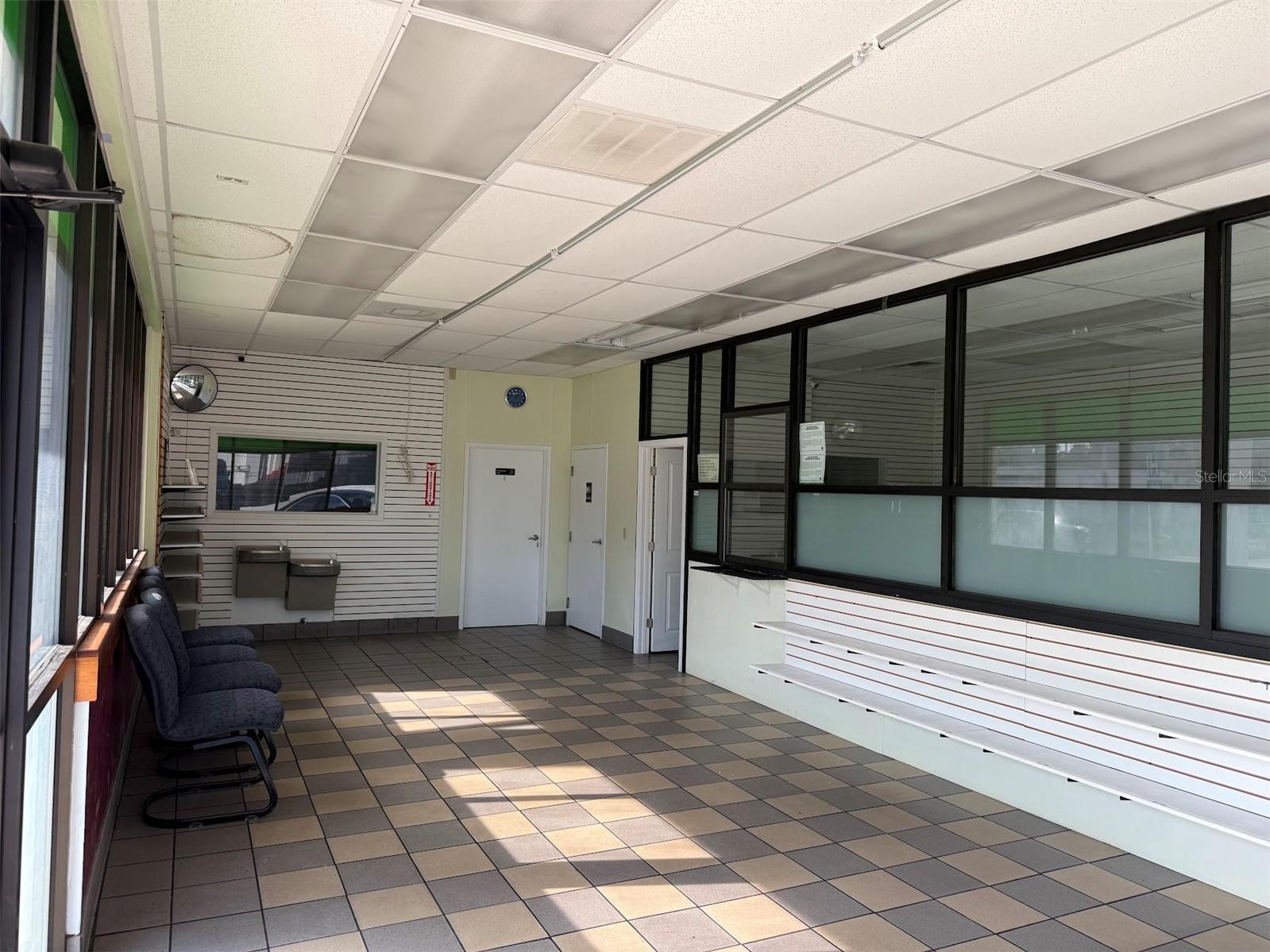 Image 11 of 12 For 1426 Pine Avenue