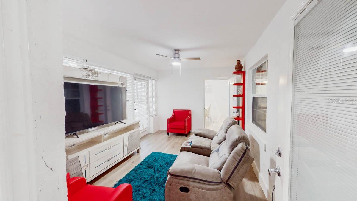 Image 13 of 27 For 13850 71st Lane