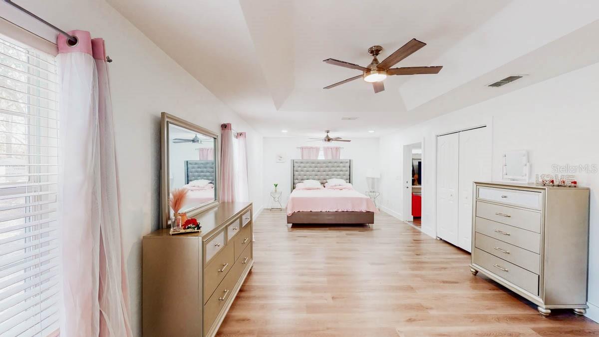 Image 16 of 27 For 13850 71st Lane