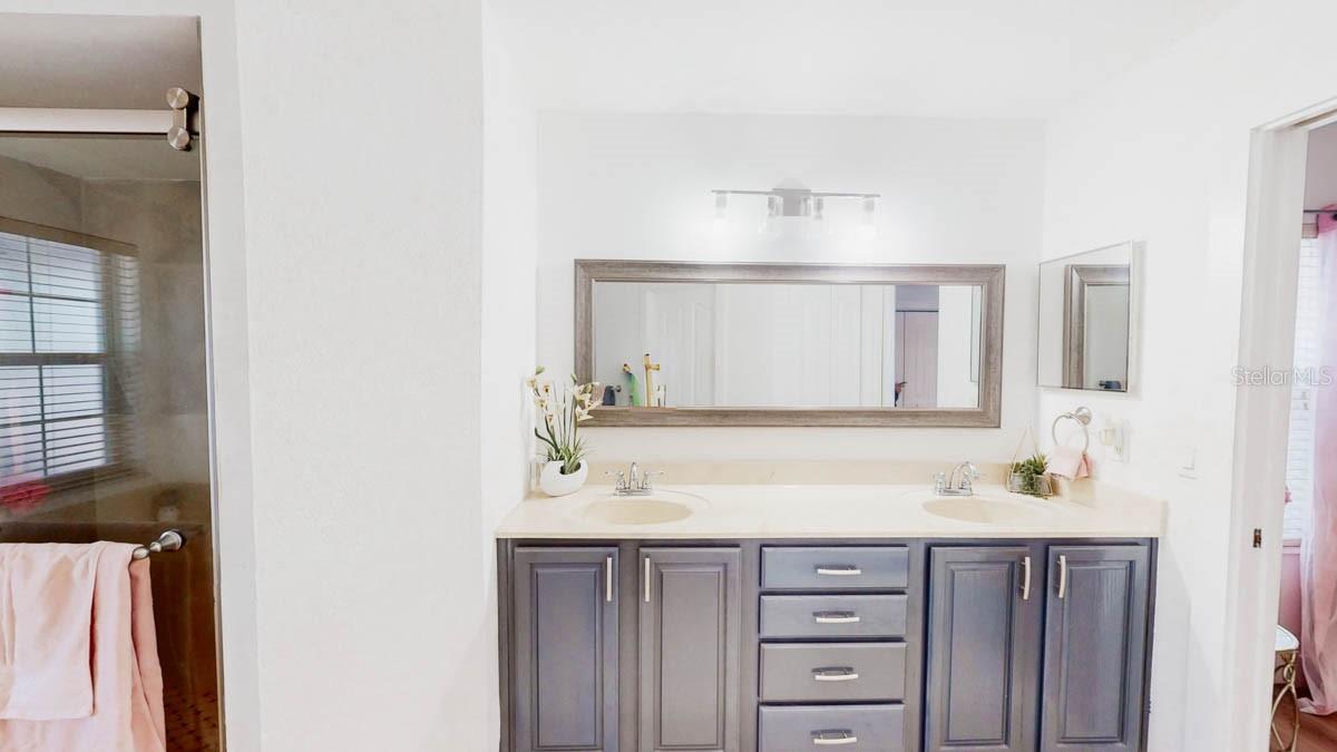 Image 17 of 27 For 13850 71st Lane