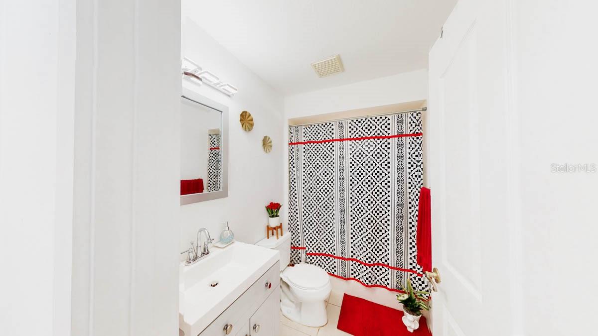 Image 22 of 27 For 13850 71st Lane