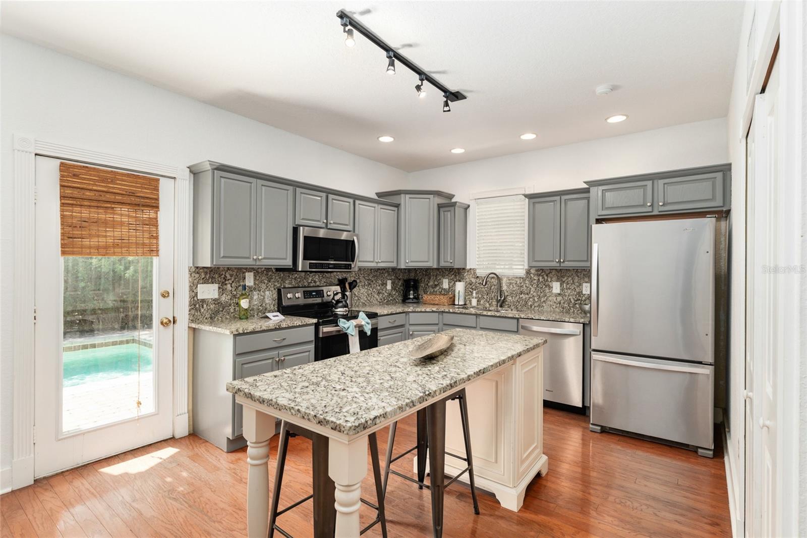 Image 10 of 30 For 910 2nd Street