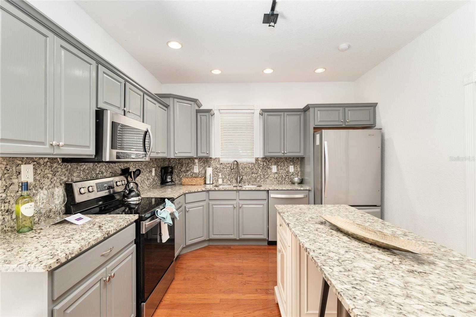 Image 11 of 30 For 910 2nd Street