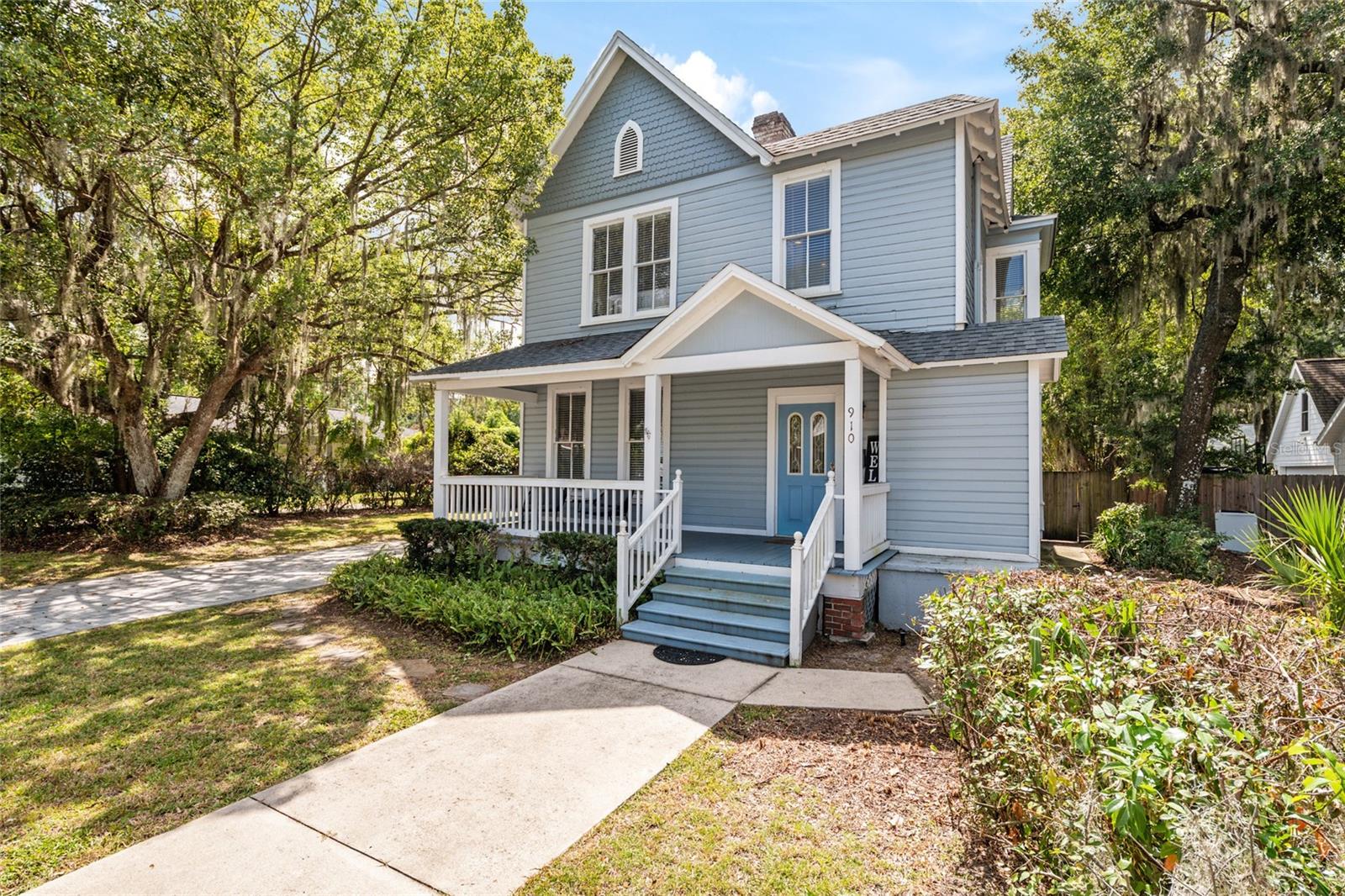 Image 2 of 30 For 910 2nd Street