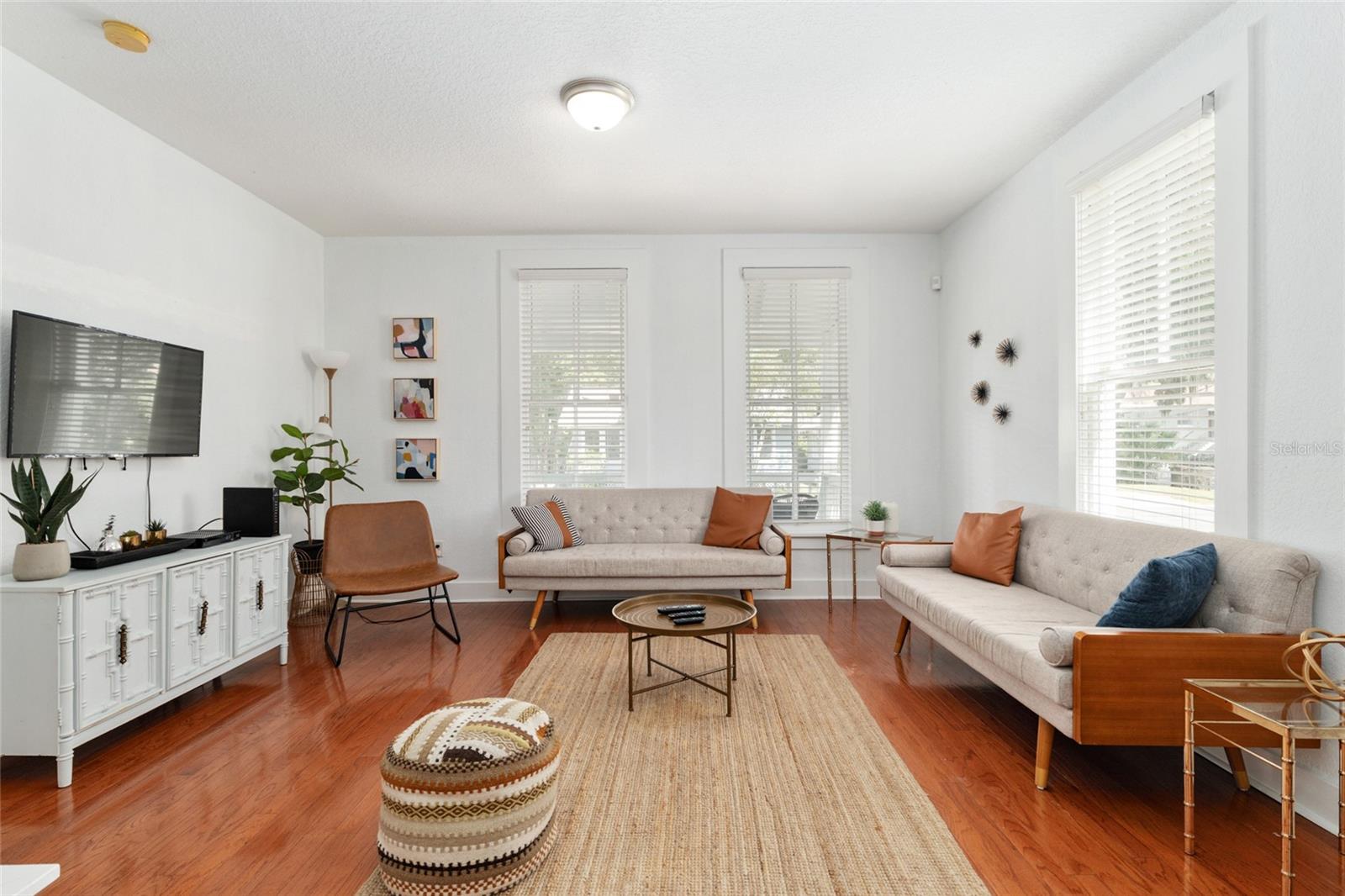 Image 6 of 30 For 910 2nd Street