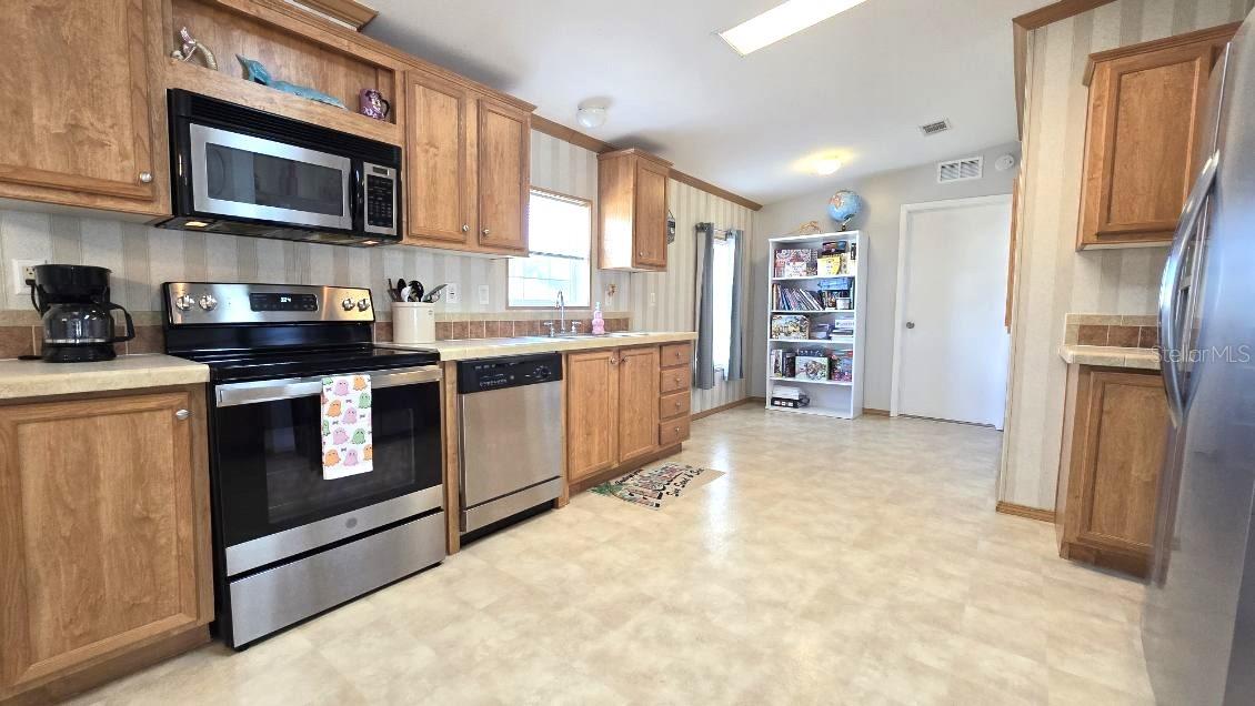Image 18 of 43 For 8811 66th Terrace