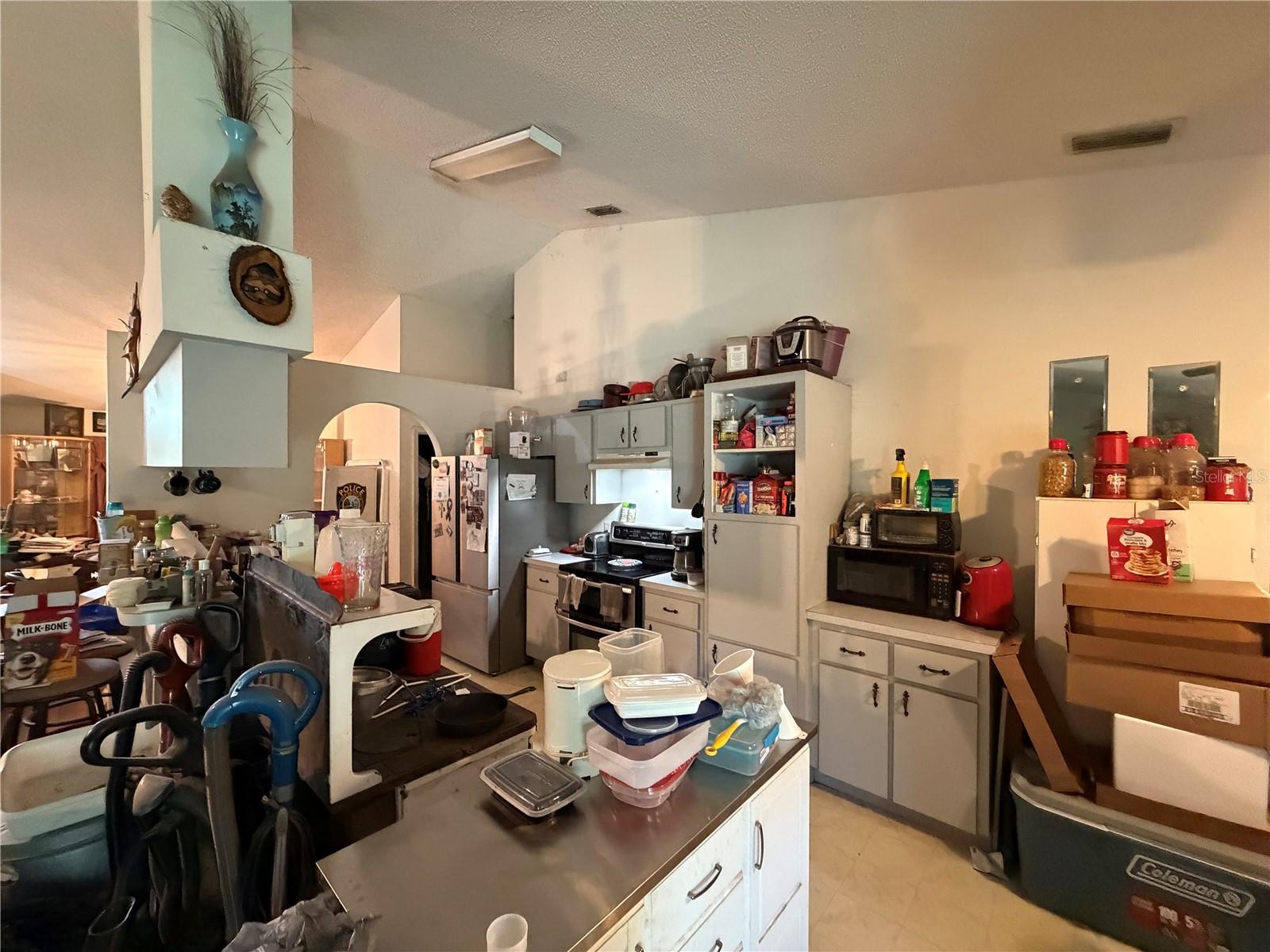 Image 13 of 41 For 9 Hialeah Drive