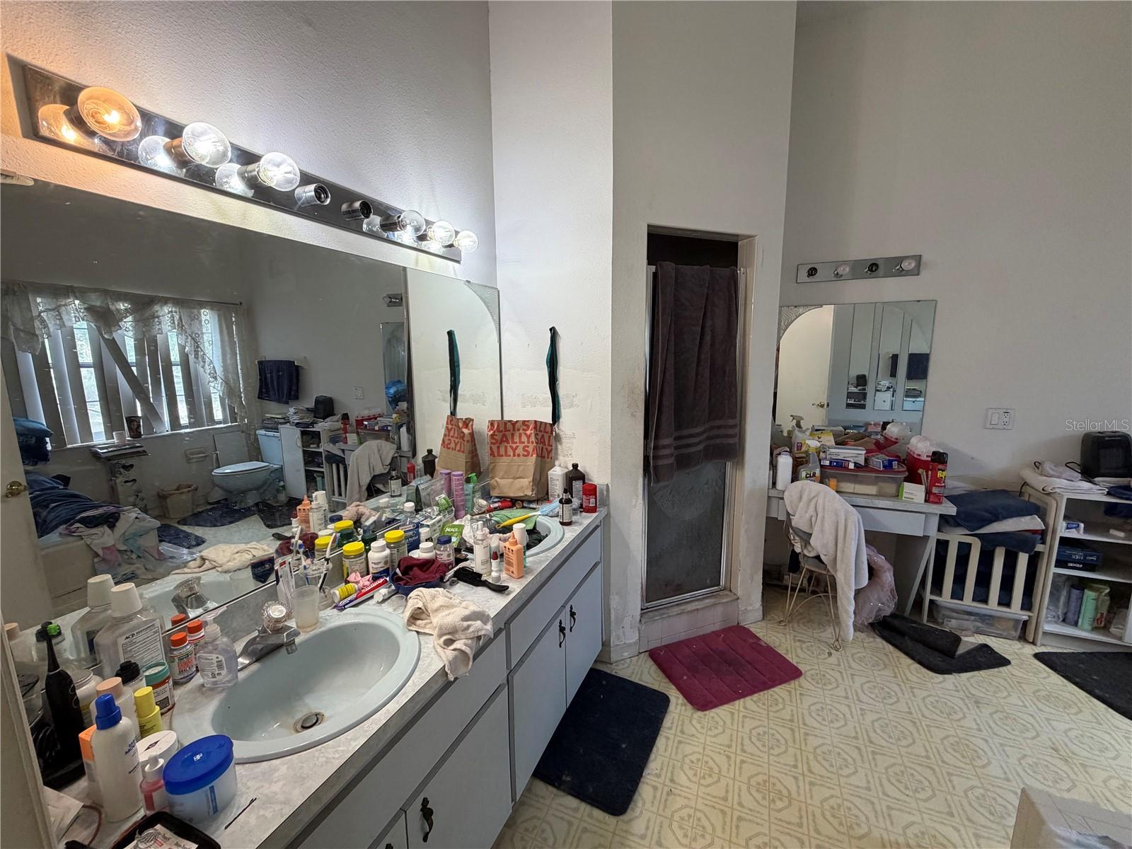Image 22 of 41 For 9 Hialeah Drive