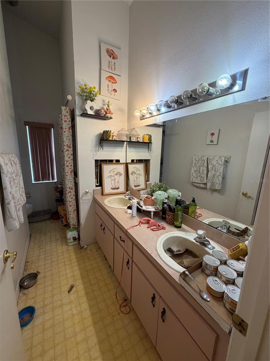 Image 27 of 41 For 9 Hialeah Drive