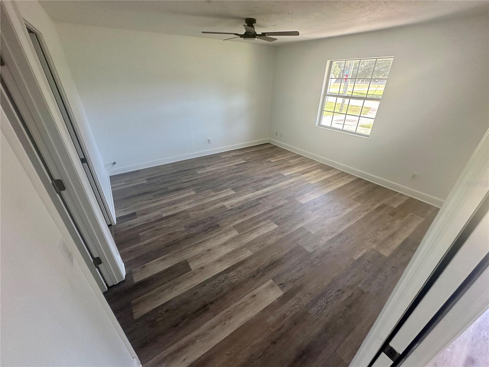 Image 25 of 75 For 4886 26th Terrace