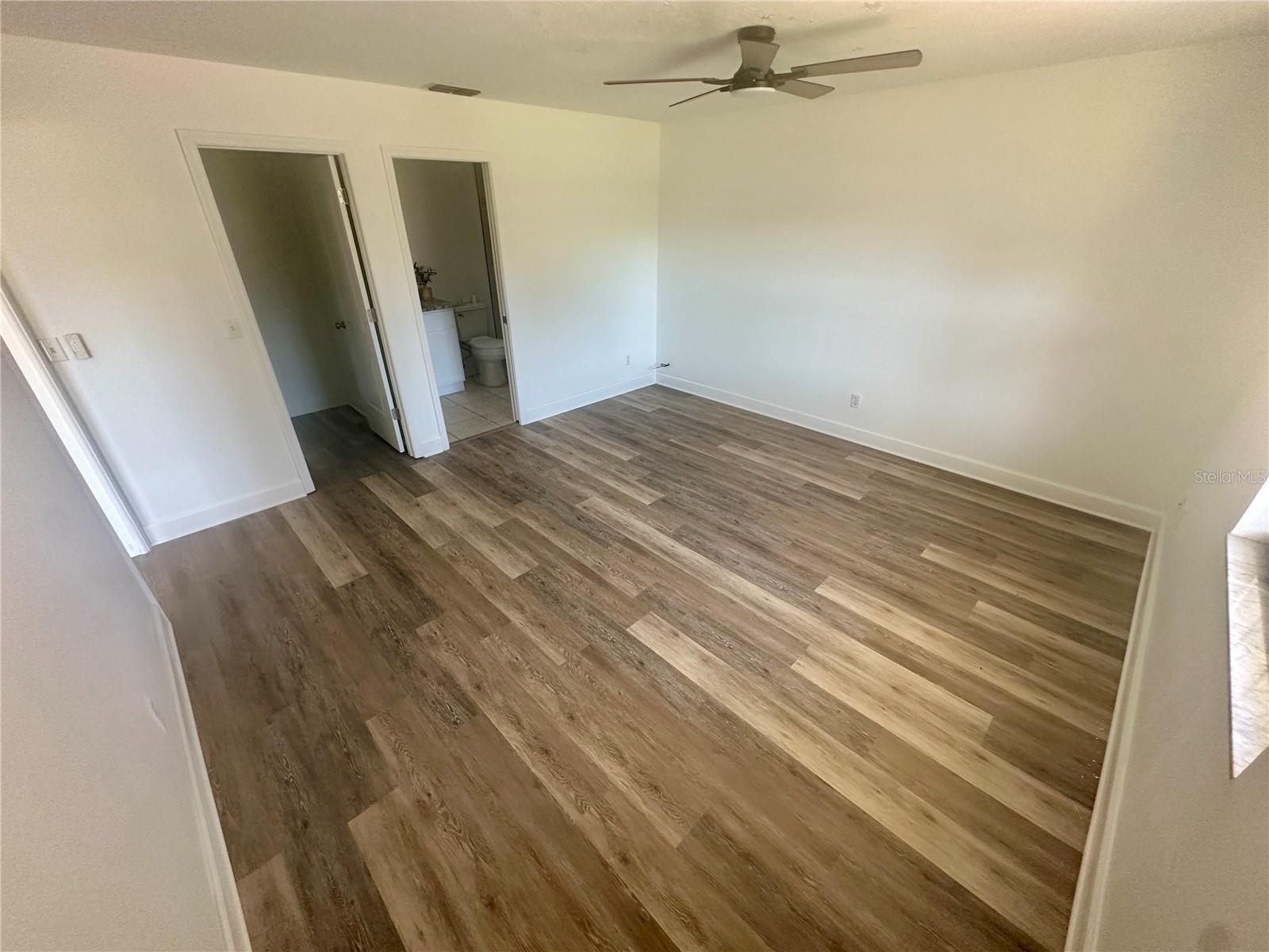 Image 26 of 75 For 4886 26th Terrace