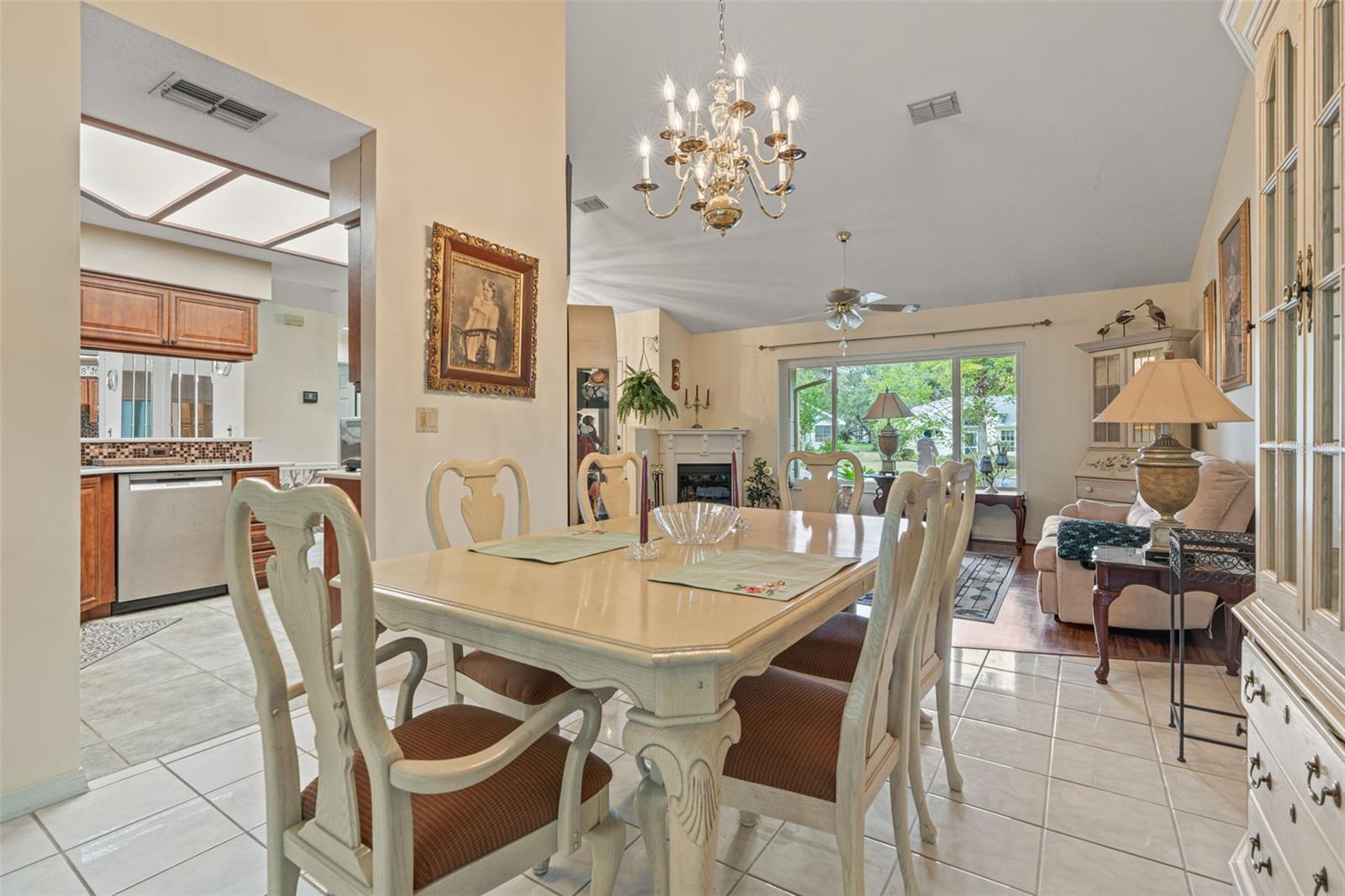 Image 21 of 48 For 4 Ipomoea Court