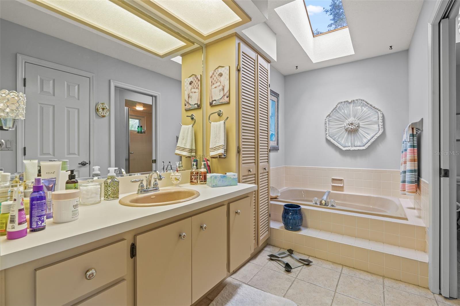 Image 26 of 48 For 4 Ipomoea Court