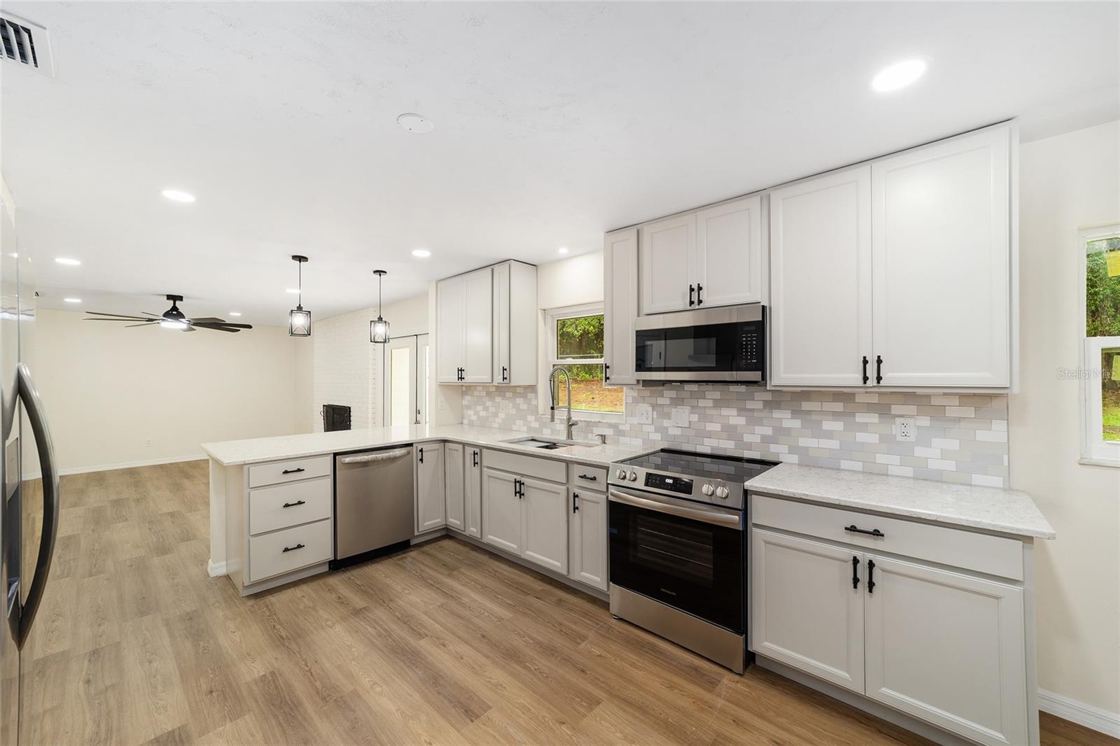 Image 24 of 58 For 9310 10th Place