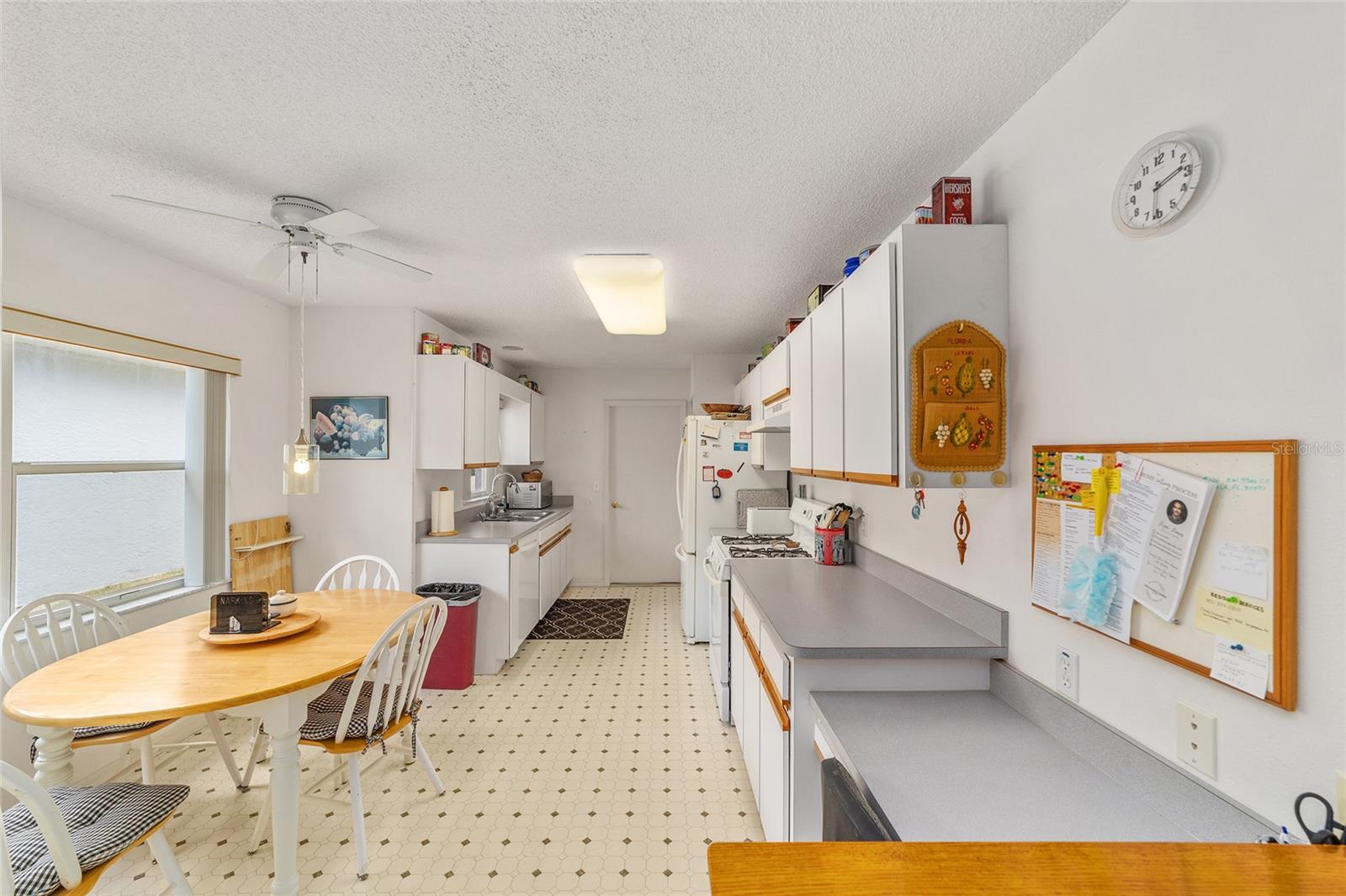 Image 17 of 51 For 9224 93rd Circle