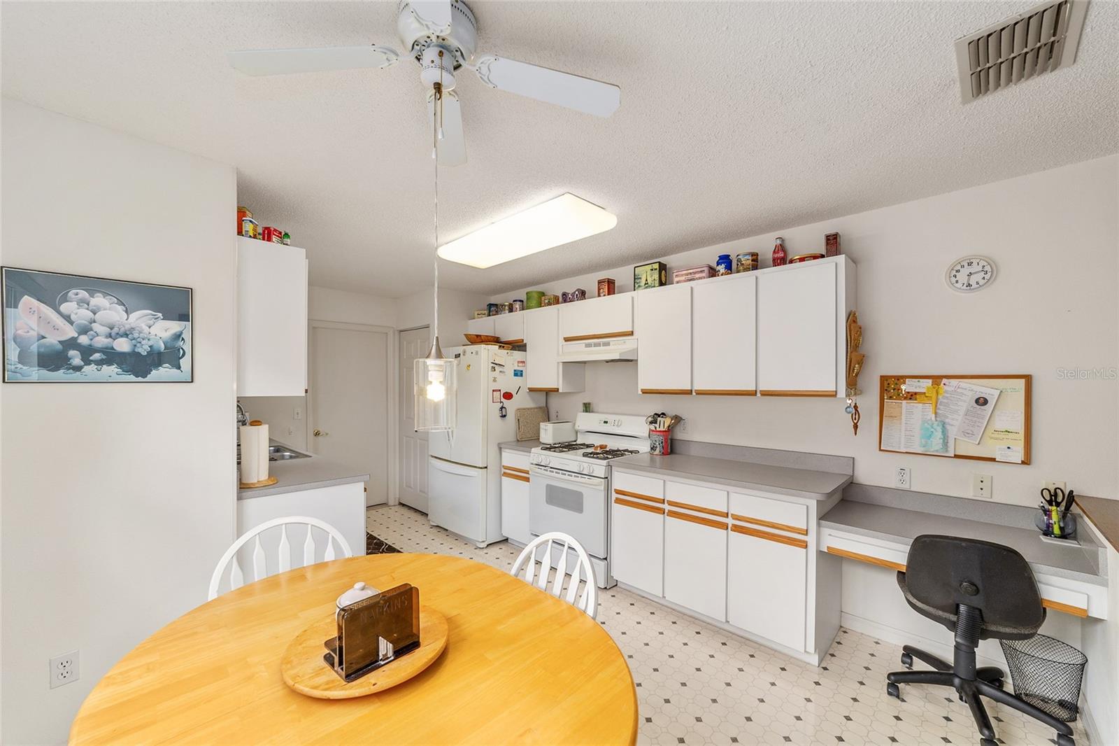 Image 18 of 51 For 9224 93rd Circle