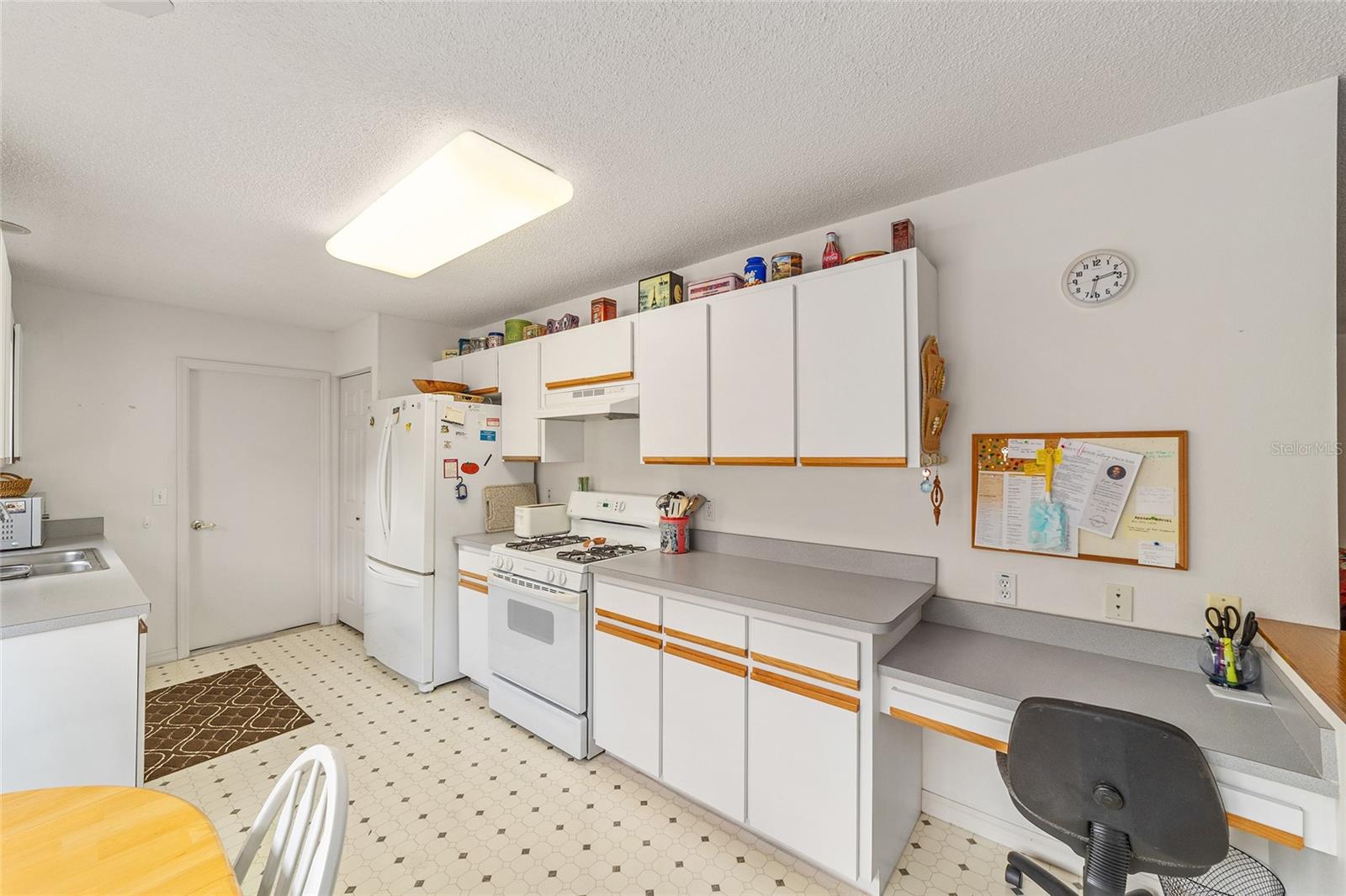 Image 19 of 51 For 9224 93rd Circle