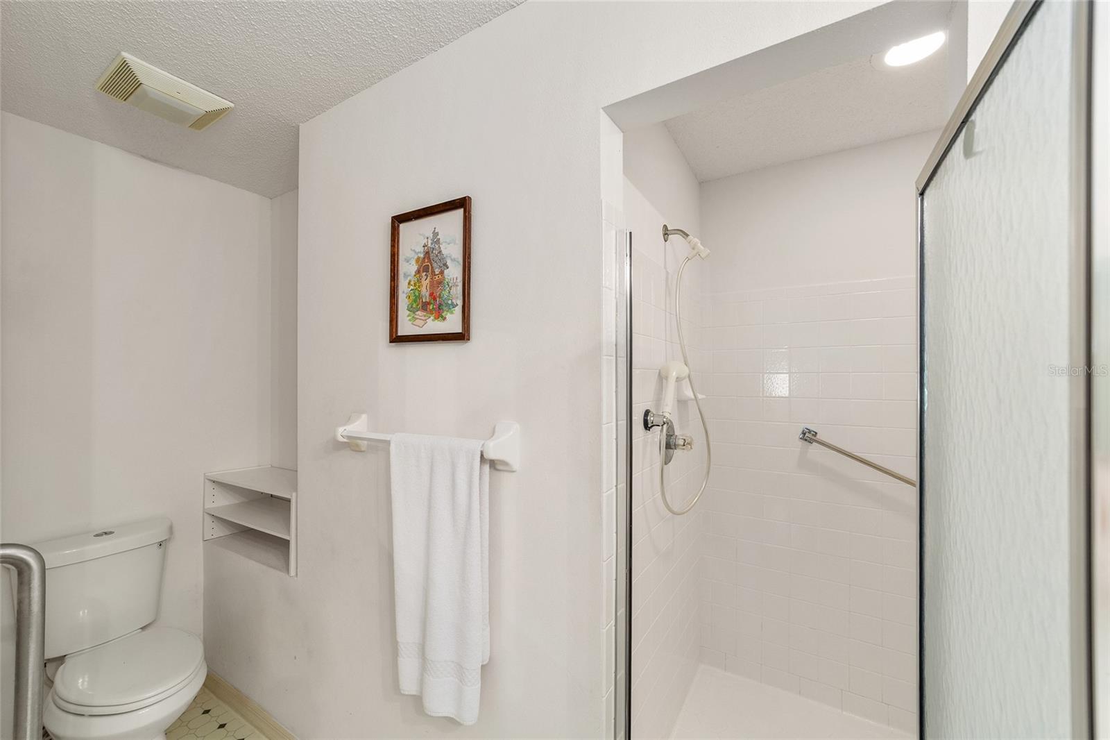 Image 29 of 51 For 9224 93rd Circle