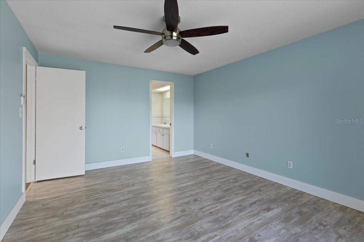 Image 25 of 60 For 11310 Bayshore Drive 58