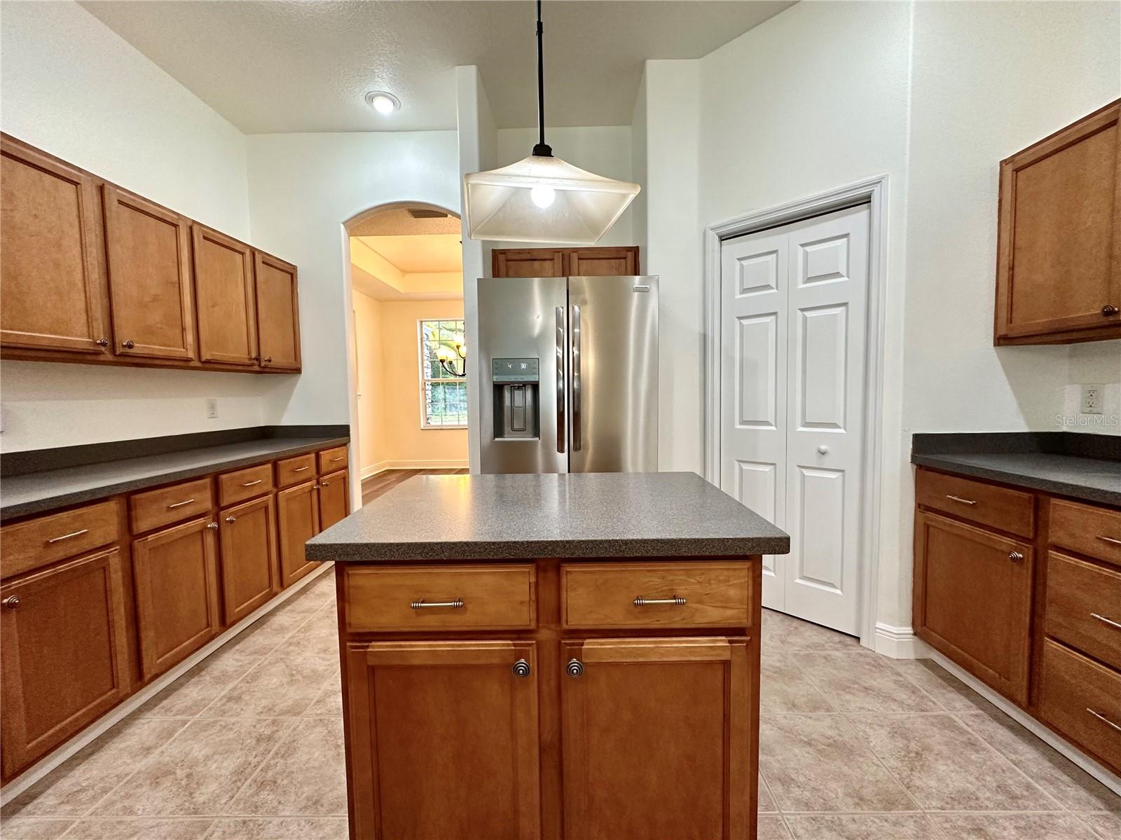 Listing photo id 8 for 22 Imree Lane