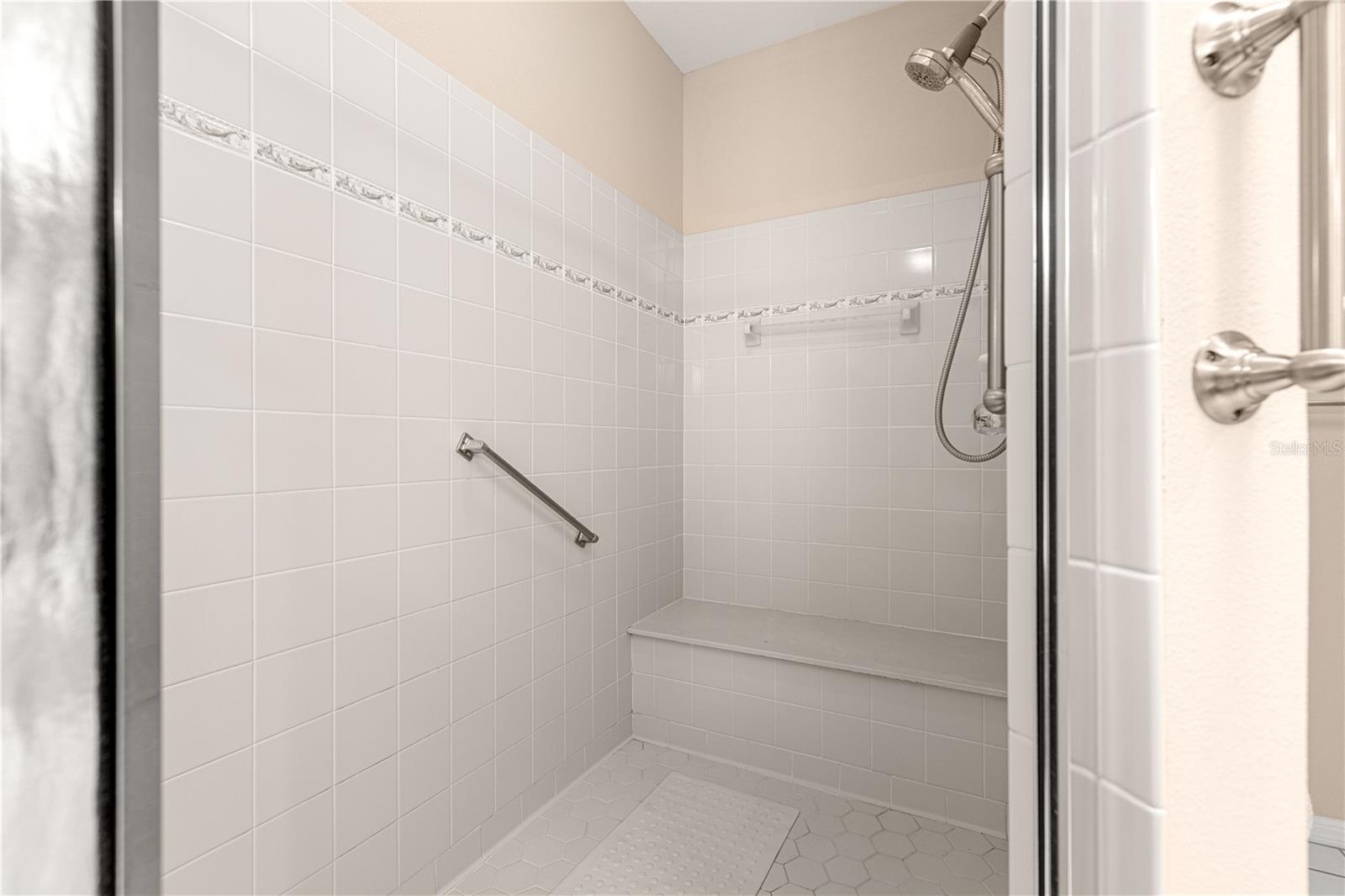 Image 20 of 50 For 9200 93rd Circle