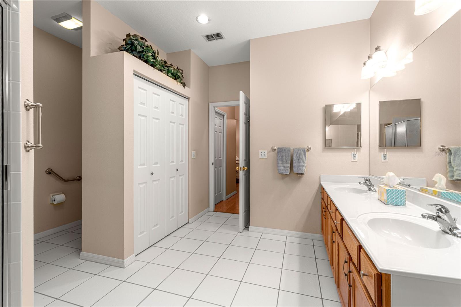 Image 21 of 50 For 9200 93rd Circle