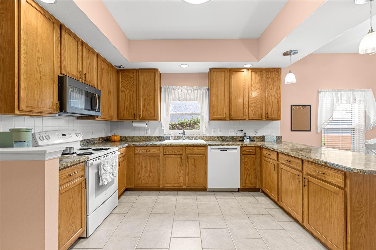 Image 32 of 50 For 9200 93rd Circle