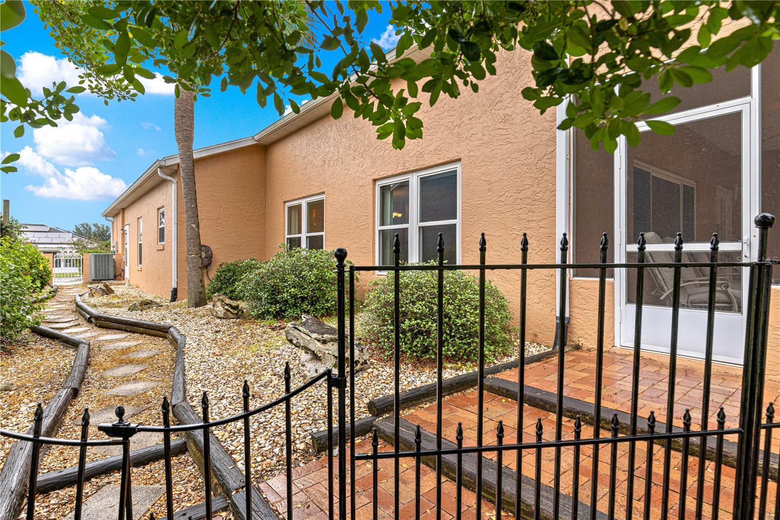 Image 49 of 50 For 9200 93rd Circle