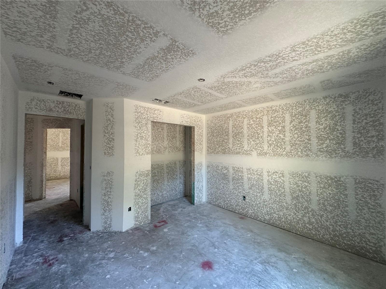 Image 16 of 23 For 16 Elm Loop 