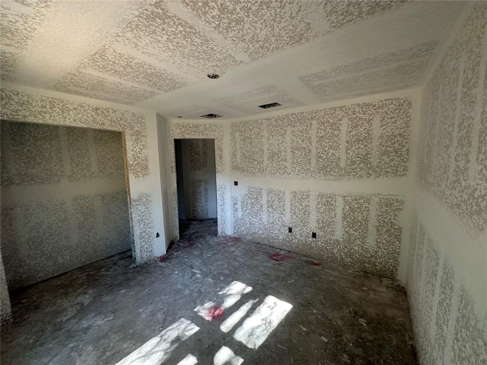 Image 17 of 23 For 16 Elm Loop 